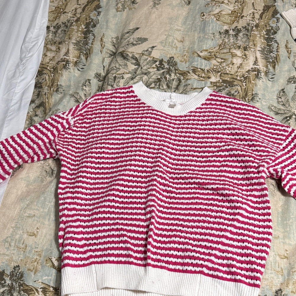 Evereve Large Pink cream Striped Sweater